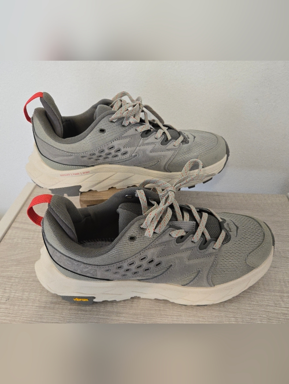 Hoka ONE ONE Hiking Trekking Shoes Vibram Mens 9 Sneakers Outdoors